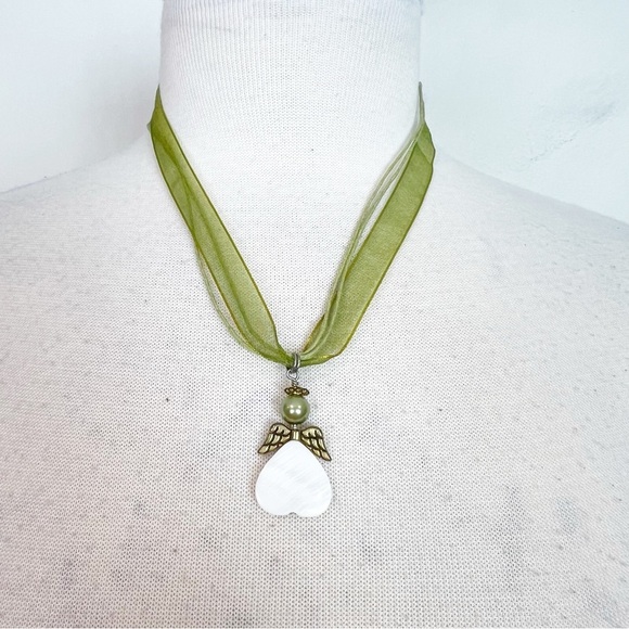 liv purple Jewelry - LIV PURPLE DESIGNS BY KELLY GREEN RIBBON NECKLACE WITH ANGEL CHARM NWT